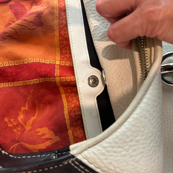 Authentic Coach All Leather White Purse - Picture 15 of 17